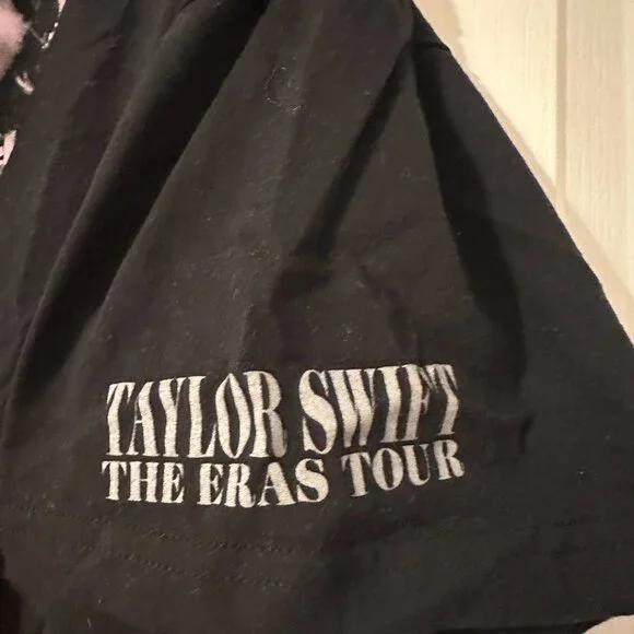 Taylor Swift The Eras International Tour Black T-Shirt XL - Picture 4 of 5